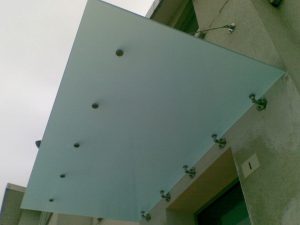 Lavorazioni vetro a Vicenza, Taglio a Vetro Vicenza, Vetro Antisfondamento Vicenza, Vetro per Arredamento